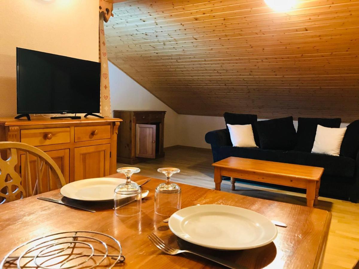 Studio Mansarde Avec Balcon, Piscine Et Parking Souterrain A Samoens - Fr-1-629-92 Exteriér fotografie